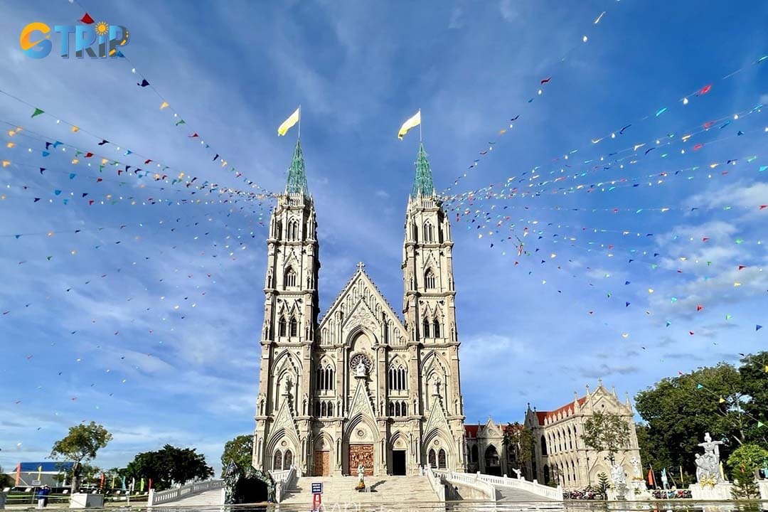 Song Vinh Church is a beautiful and massive church on the way from Ho Chi Minh City to Vung Tau