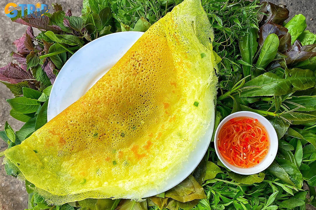 Southern-style Banh Xeo stands out with its giant, coconut-scented crepe and ultra-crispy edges, making it the most iconic and visually striking version