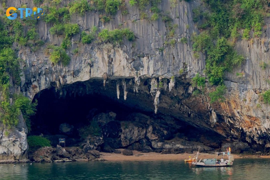 Spring and autumn are the best time to visit Bo Nau Cave