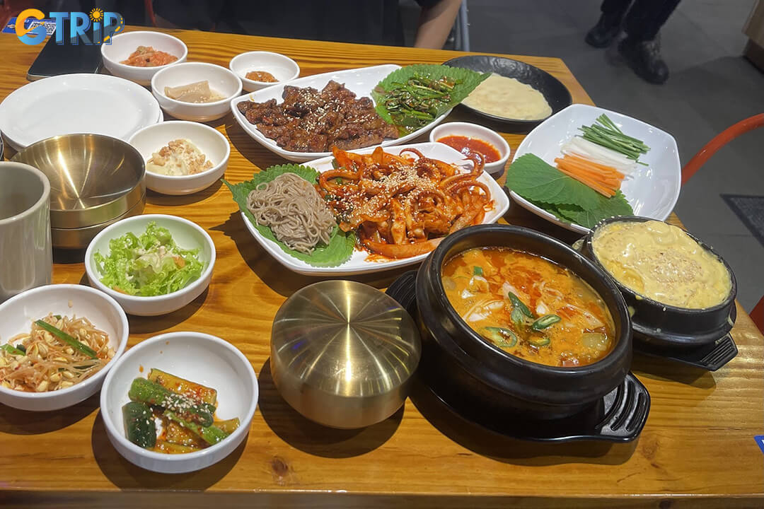 Ssamjang Restaurant offers a classic Korean BBQ experience with table-grilled meats, fresh wrap ingredients, and a generous banchan selection in a modern