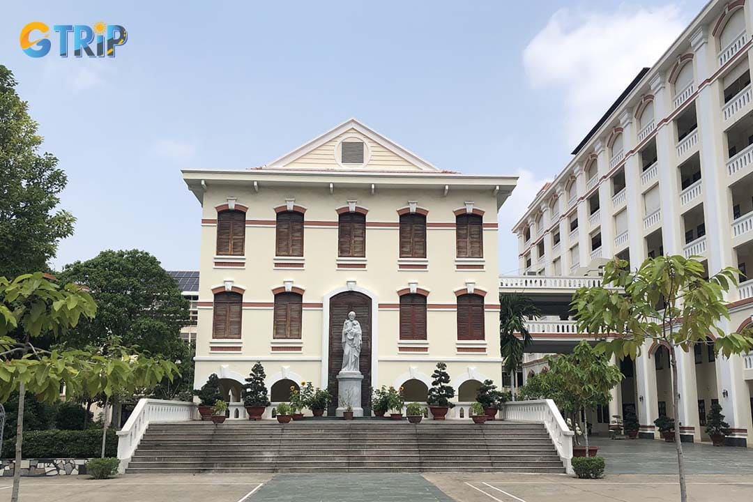 St. Joseph’s Seminary Church is a tranquil hidden gem, offering a peaceful escape with its elegant 19th-century architecture, lush grounds, and deeply spiritual atmosphere