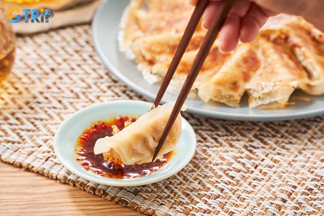 Start your last day in Saigon with a Chinese-Vietnamese breakfast