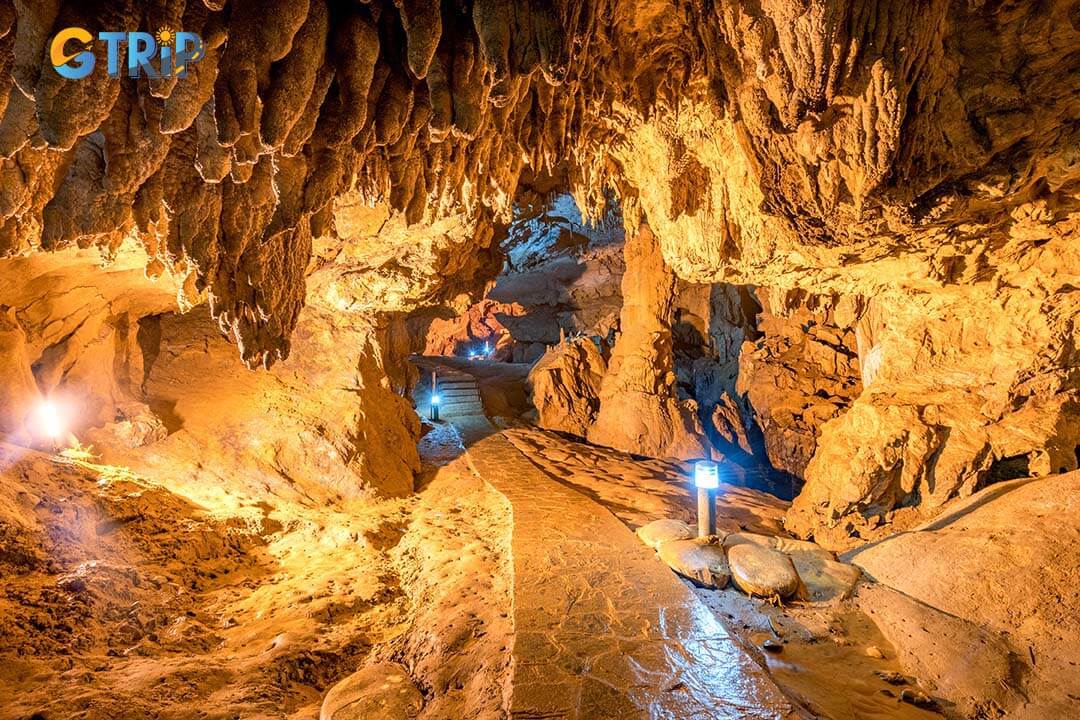 Steeped in folklore and history, Nguom Ngao Cave is known for its mystical legends, wartime refuge stories, and sacred significance to local villagers