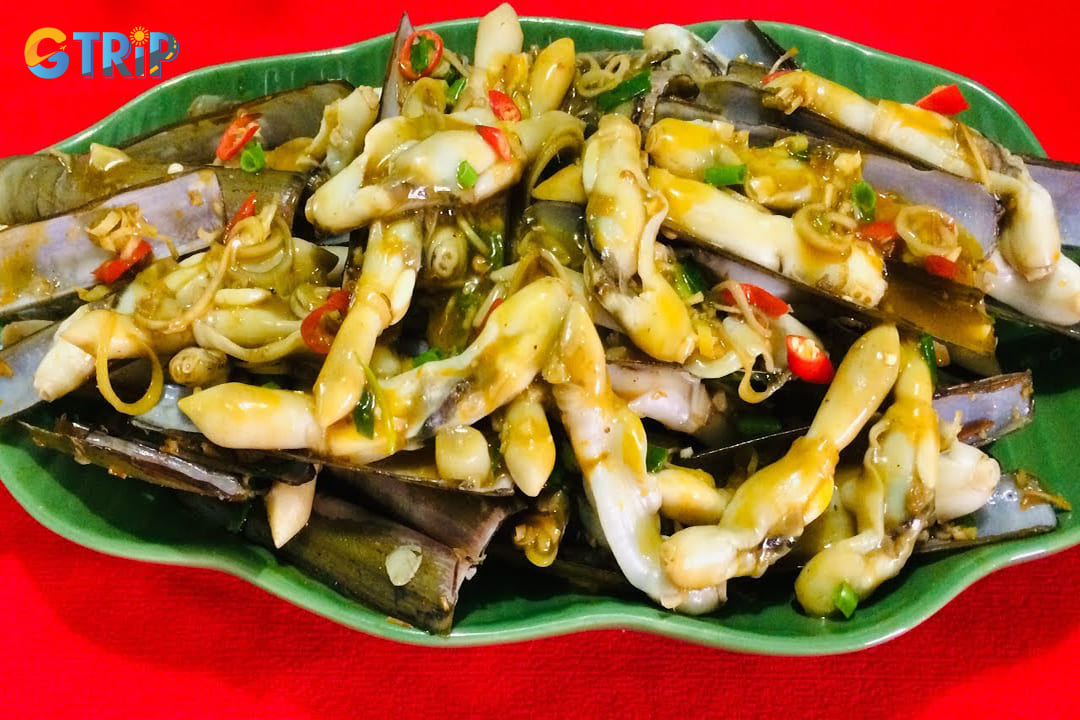 Stir-fried sea snails are a must-try delicacy in Ha Long