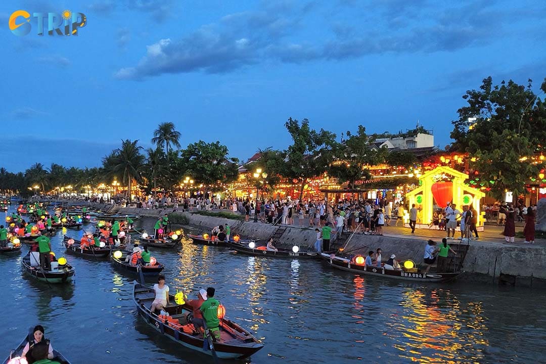 Stretching along the southern bank of the Hoai River, Nguyen Phuc Chu Street is the vibrant heart of Hoi An’s nightlife
