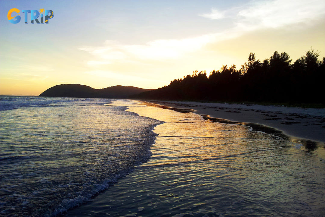 Sunset view at Ngoc Vung Beach