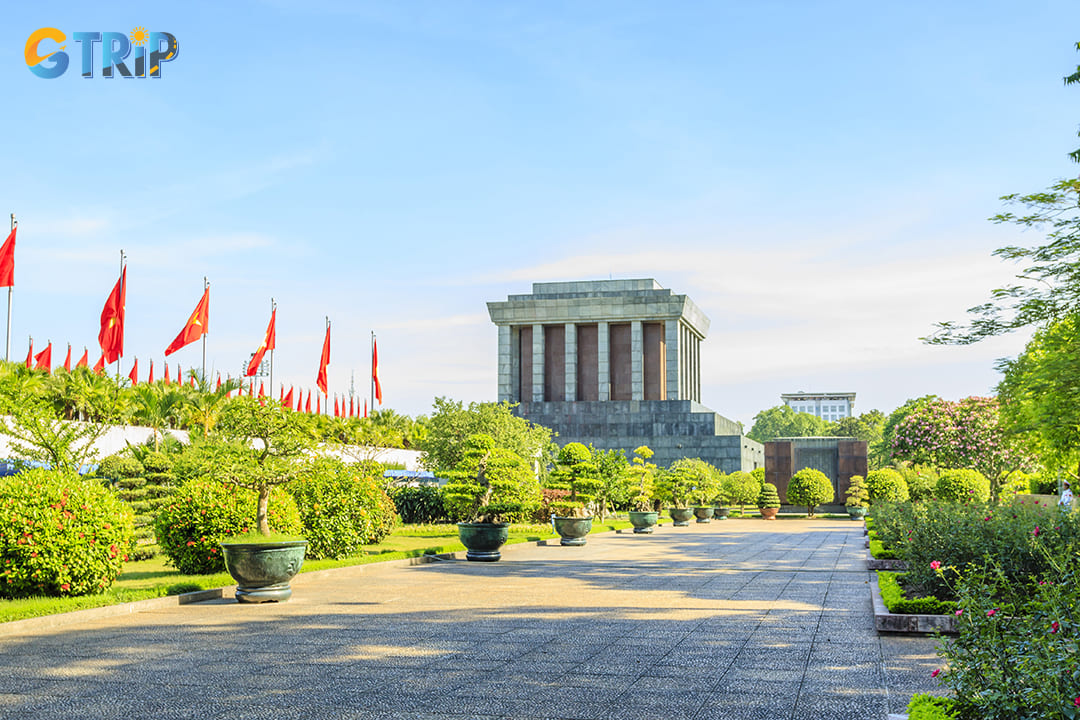 The flag ceremony at Ba Dinh Square is one of Vietnam's most solemn and patriotic daily rituals