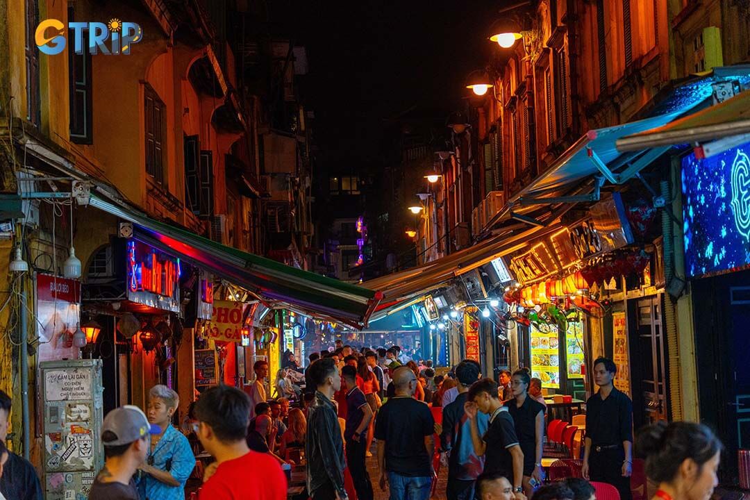 Ta Hien Beer Street comes alive with music, from street performers to live jazz bars, creating a dynamic blend of local sounds and global vibes