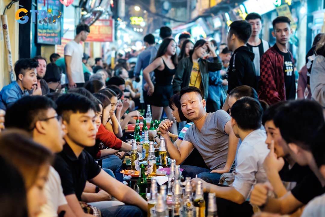 Ta Hien Beer Street is more than nightlife, it’s a social melting pot where strangers become friends over shared drinks, stories, and laughter