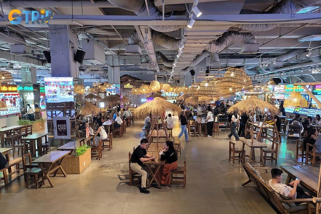 Taka Plaza offers shopping experience and also food journey