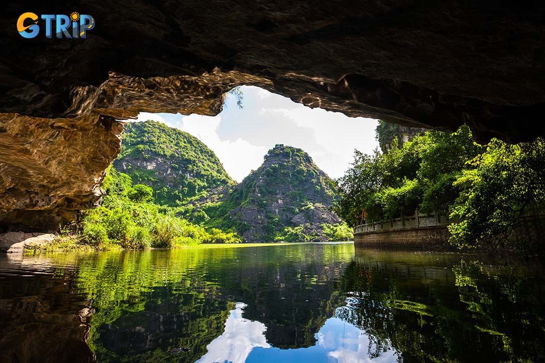 A view of Tam Coc Cave