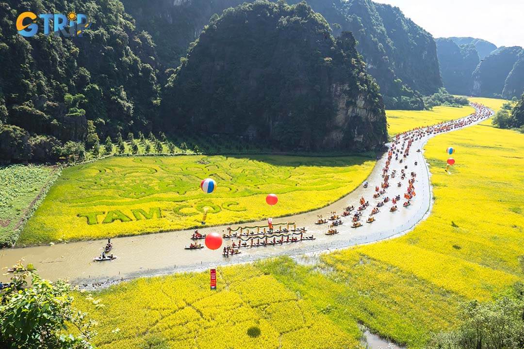 Please take the time to learn and explore the festival in Tam Coc. This is your chance if you want to join the festival on the river