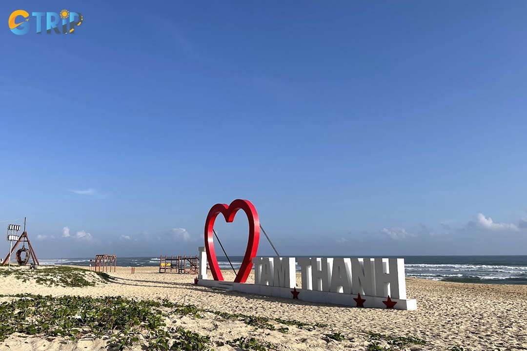 Tam Thanh Beach is a relaxing destination and a favorite spot for photography lovers