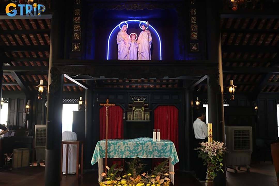 Tan Xa Palace began as Bishop Ba Da Loc’s residence and later evolved into a restored historic chapel and cultural landmark in Ho Chi Minh City