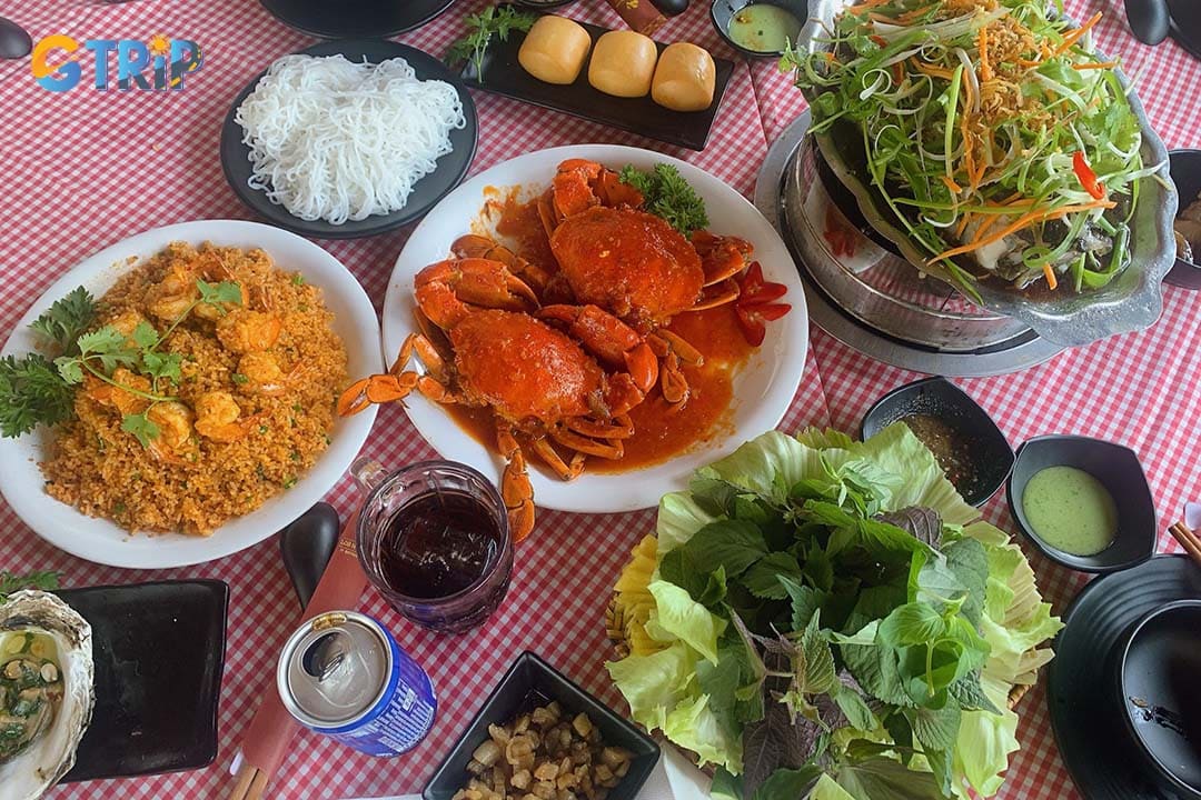 Tasting delicious dishes of seafood is very important when visiting the beach like Ho Tram