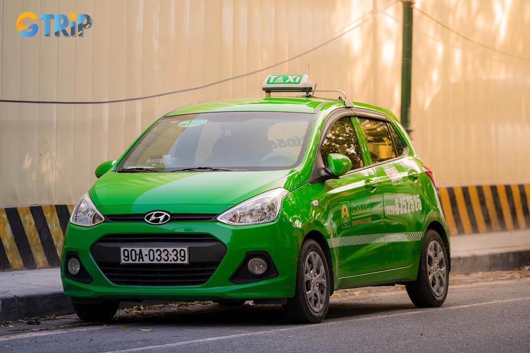 Taxi travels from Ha Long City to the temple