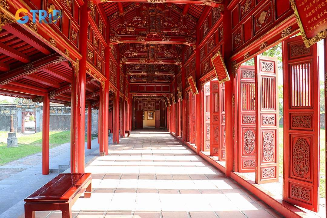 Thai Hoa Palace features a unique double-roof design with a crab-shell ceiling, combining elegance with traditional Vietnamese architecture