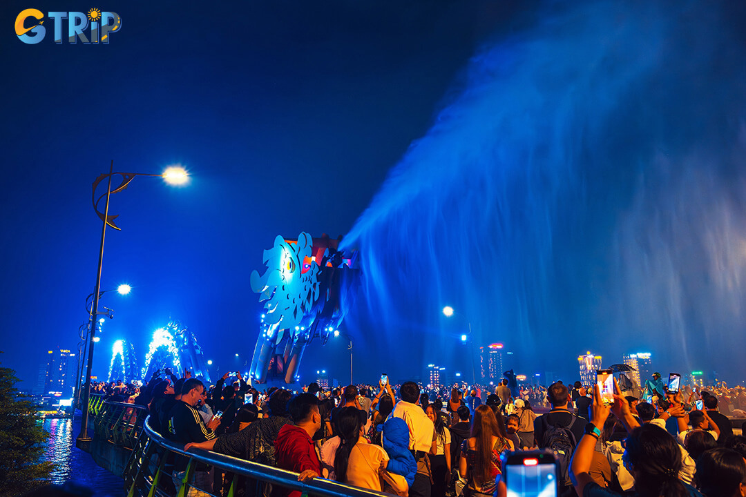 Thanks to its central location, Pham Van Dong Beach is an ideal base for visiting Da Nang’s famous beaches, landmarks, night markets, and cultural attractions nearby