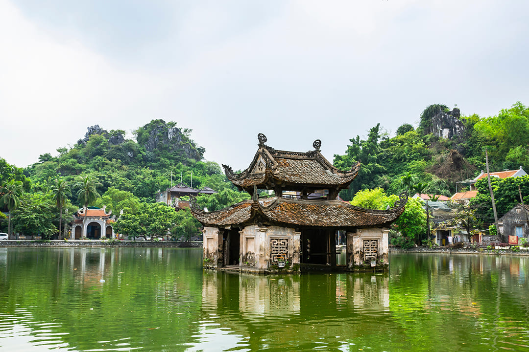 Thay Pagoda: Location, History & Things to Do