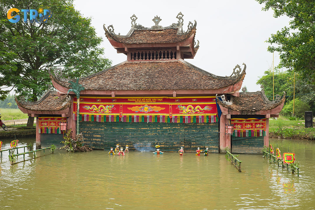 The ability to perform in village ponds made water puppetry an inclusive and participatory form of cultural expression