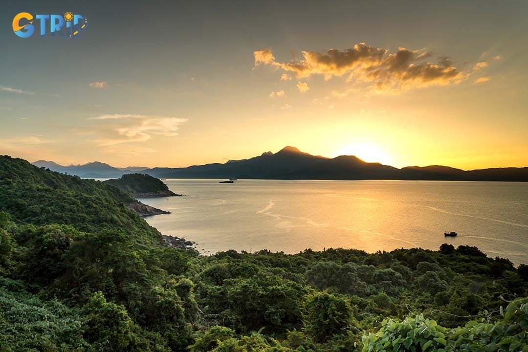 The area around Tien Sa Port on the peninsula is one of the best places in Danang to catch the sunrise and sunset