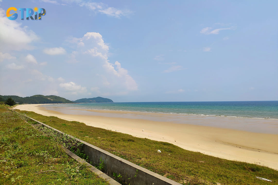 The best time to plan a visit to Quan Lan Beach is during the dry season