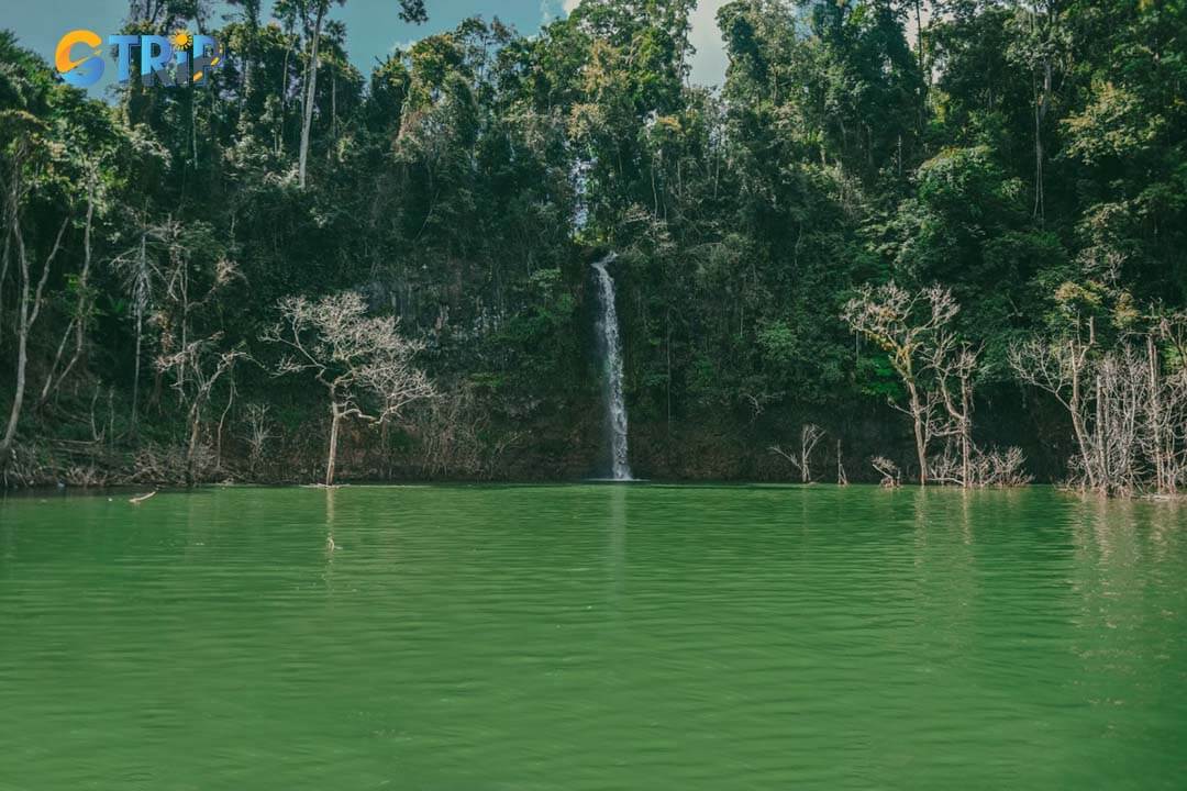 The best time to visit Thuong Kon Tum Lake is from December to March, offering clear skies, mild temperatures, and ideal for outdoor activities and photography