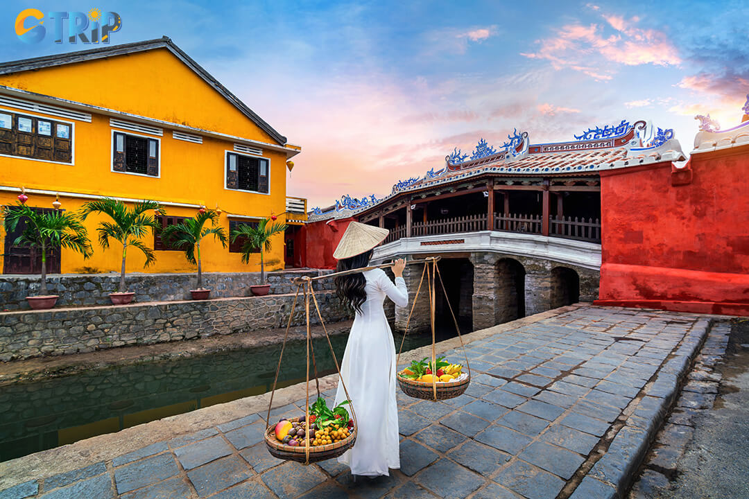 The Black Sesame Soup Demonstration is just a short walk from many of Hoi An’s top attractions, making it easy to plan a convenient mini-itinerary