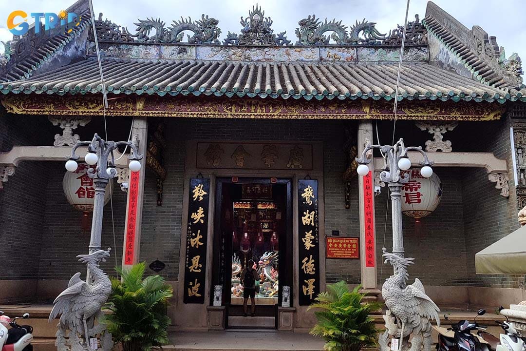 The Cantonese Assembly Hall in Hoi An has its own uniqueness that attracts many visitors