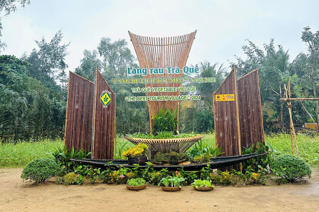 Cau  Bong Festival (Drop Praying Festival) In Tra Que Herb Village 2026