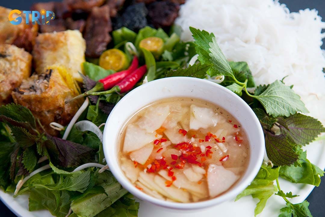 The dipping sauce is very important because it decides the flavor of bun cha