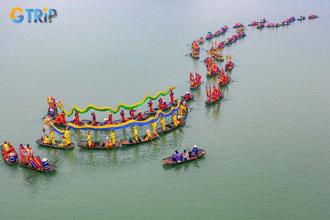 The festival in Hoang Long River