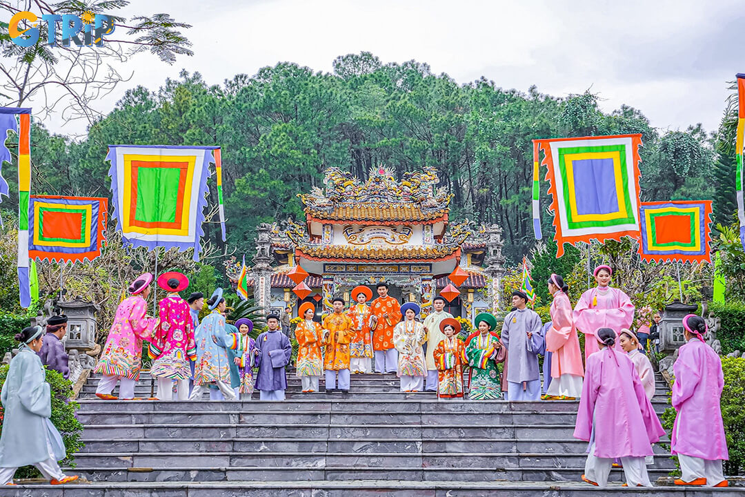 The festival occurs at the beginning of spring, attracting many visitors and locals