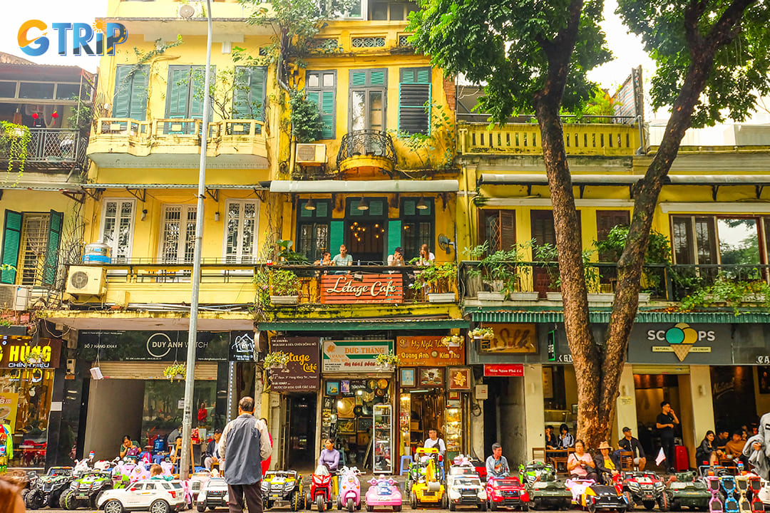 The French Quarter presents endless opportunities for photography enthusiasts with its picturesque blend of architectural grandeur, tree-lined boulevards, and vibrant street life
