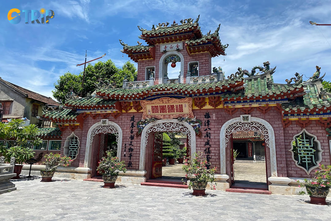 The Fujian Assembly Hall is an illustrious representation of Chinese architectural grandeur