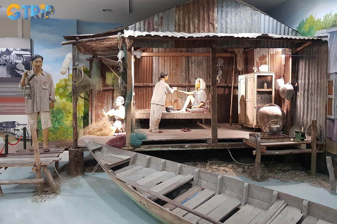 The ground floor highlights Da Nang’s natural setting and early history through ancient artifacts and Champa relics