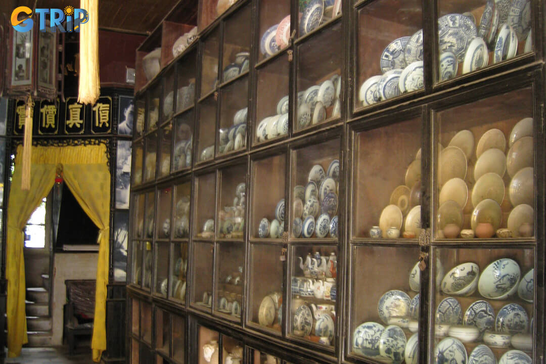 The ground floor now displays a collection of historic coins and trade ceramics, illustrating Hoi An’s vibrant commercial exchanges from the 10th century onward