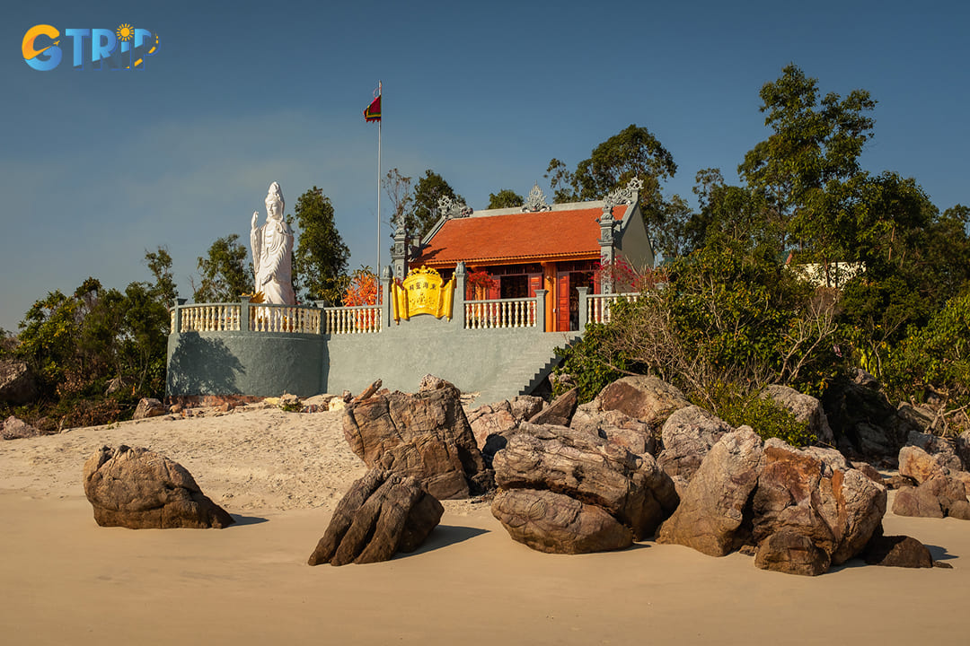 The historical Mother Temple of the East Gate on the island