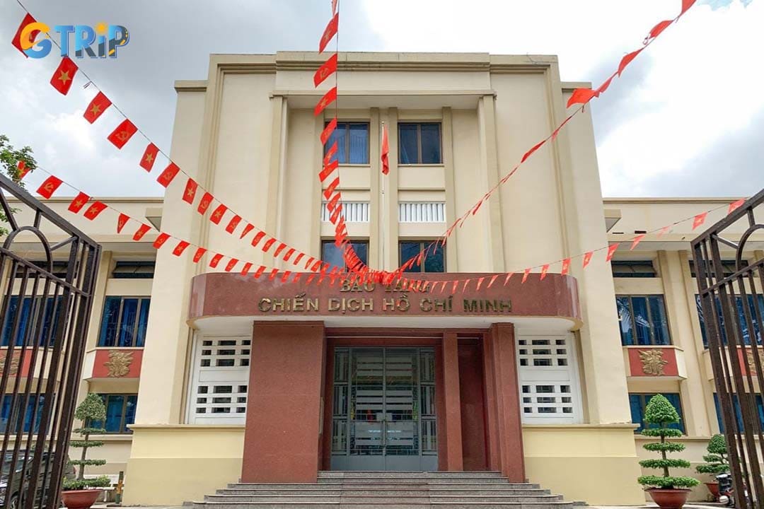 The Ho Chi Minh Campaign Museum, managed by the 7th Military Region, commemorates the 1975 Spring Offensive that led to the fall of Saigon