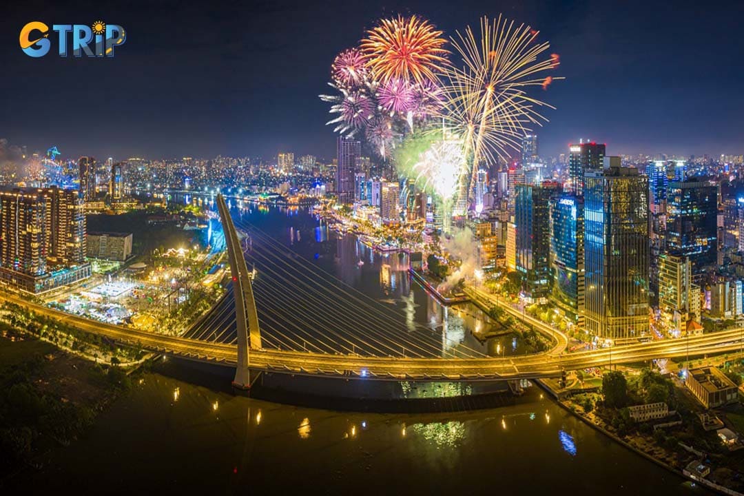 The Ho Chi Minh City River Festival is held along the Saigon River every year