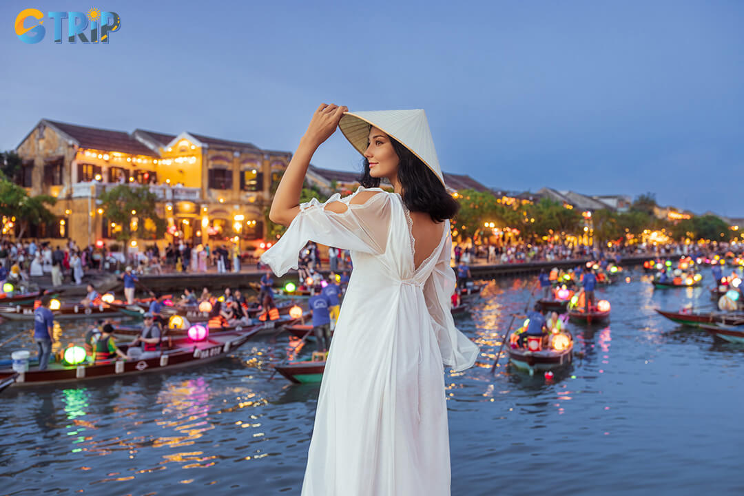 The Hoai River offers endless photo-worthy moments, from glowing lantern reflections to charming streets and iconic landmarks like the Japanese Covered Bridge