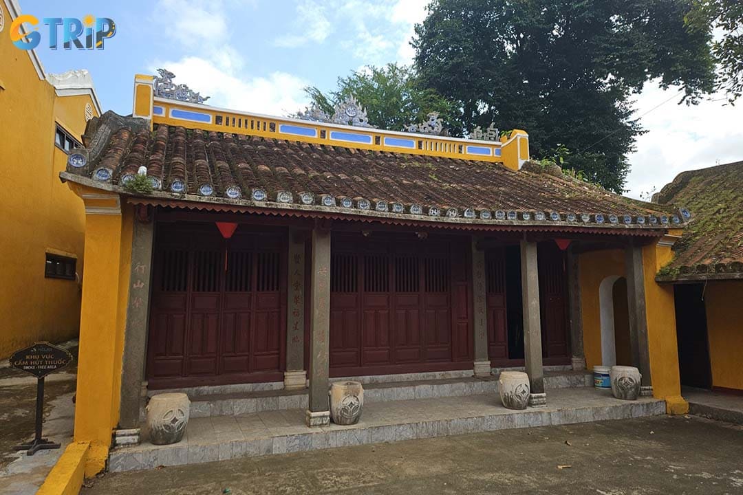 The Hoi An Ancestral Temple is constructed from bricks and roof tiles
