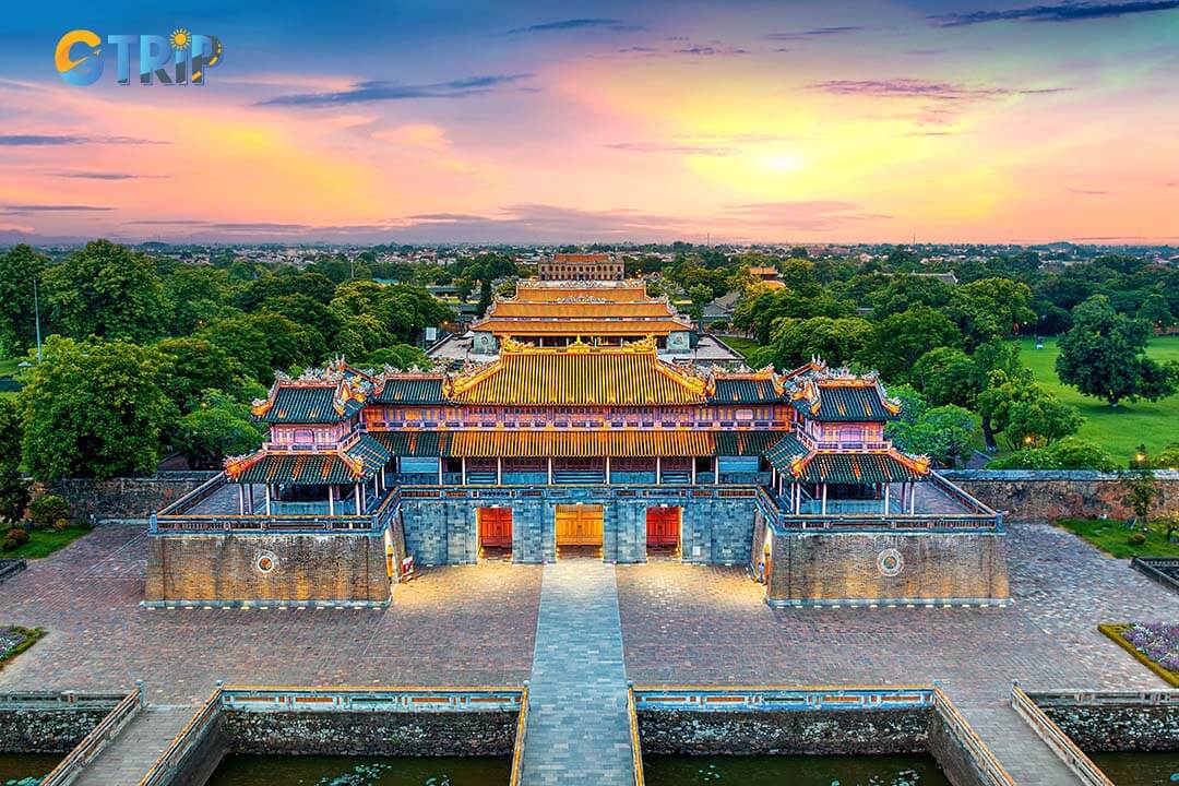 The Imperial City, a UNESCO site, showcases grand palaces, ancient temples, and traditional Vietnamese architecture, reflecting Vietnam’s last imperial dynasty