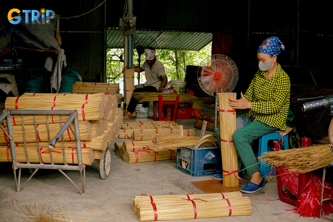 The incense-making process in Quang Phu Cau is a meticulous blend of craftsmanship and tradition