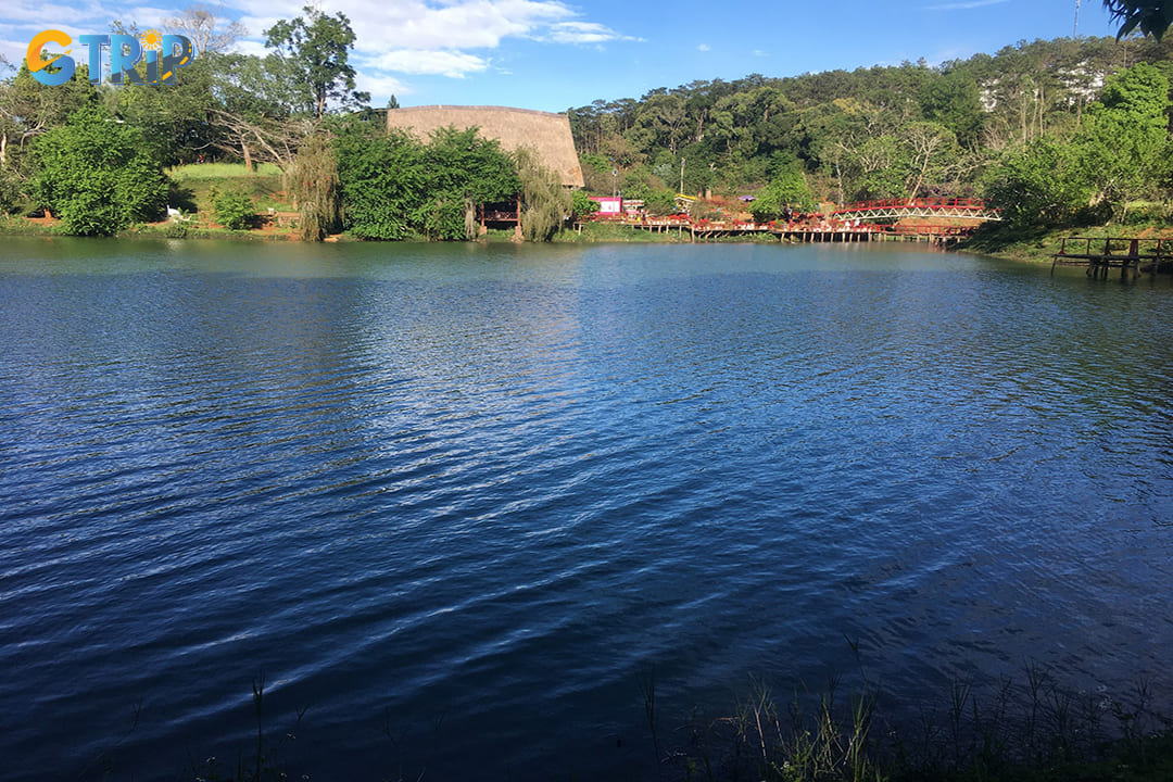 The lake’s unspoiled setting and relatively low number of tourists make it an ideal destination for a calm, undisturbed day of fishing