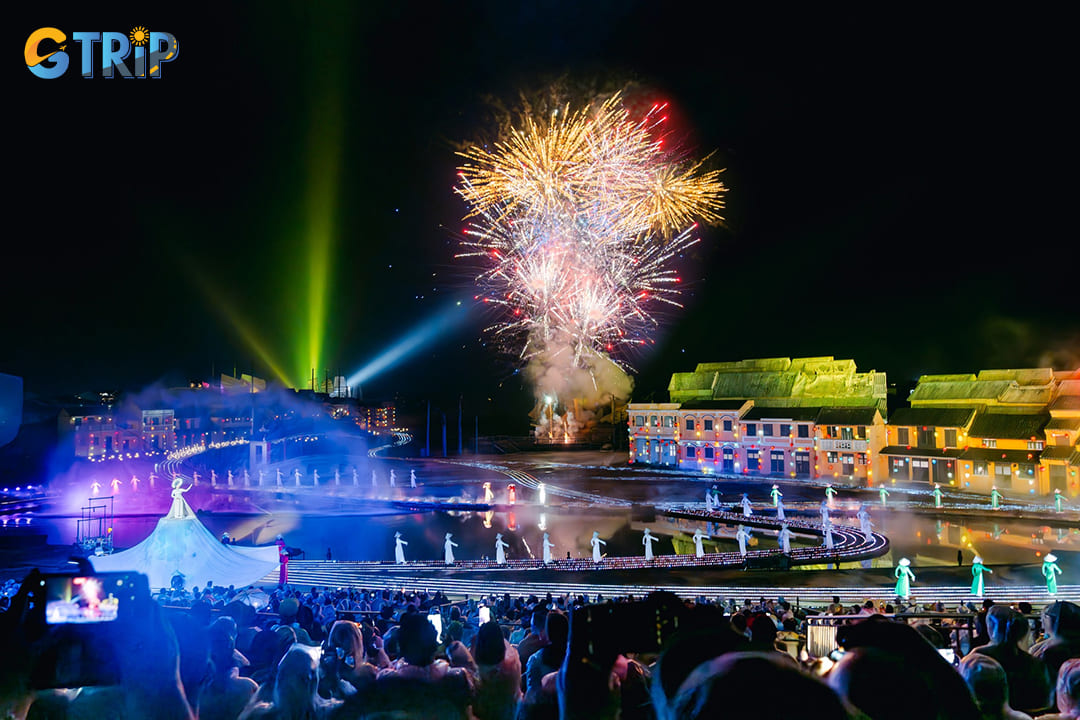 The Memories Show is renowned for its massive cast of performers and intricate use of large outdoor stages
