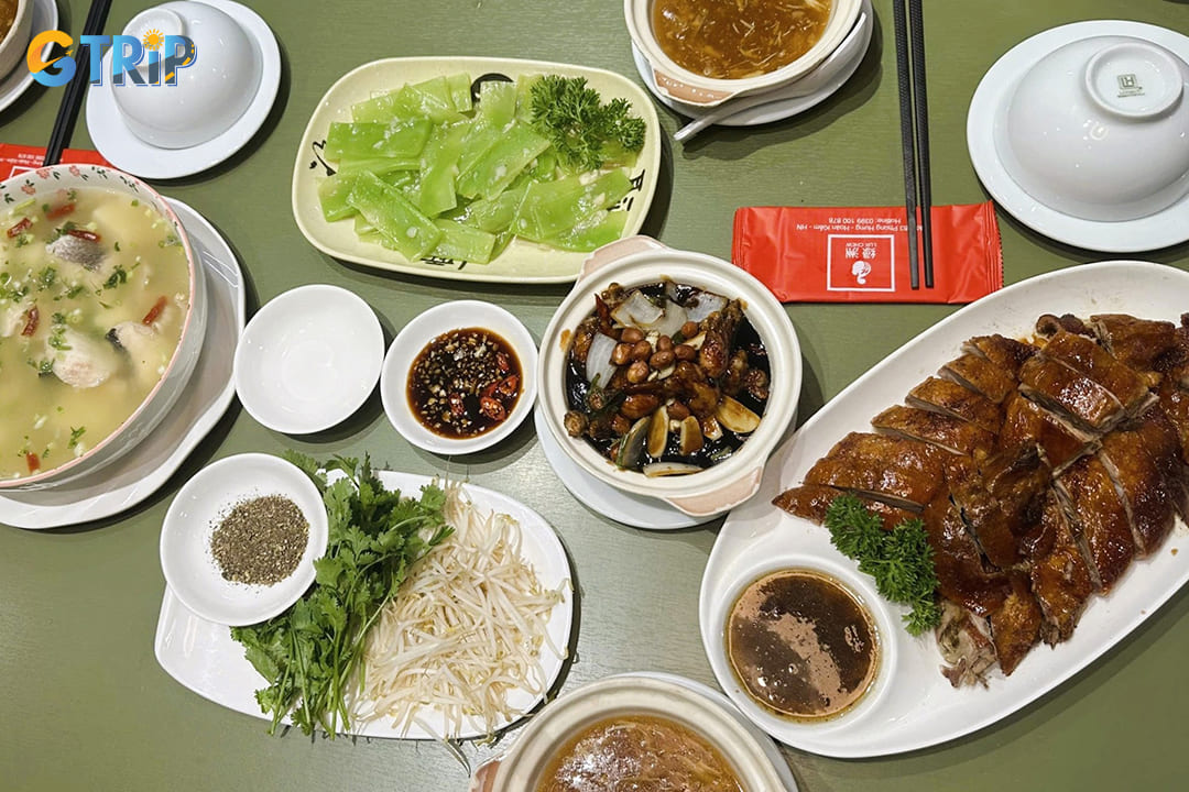 The menu at Luk Chew blends Cantonese techniques with Hong Kong street food sensibilities
