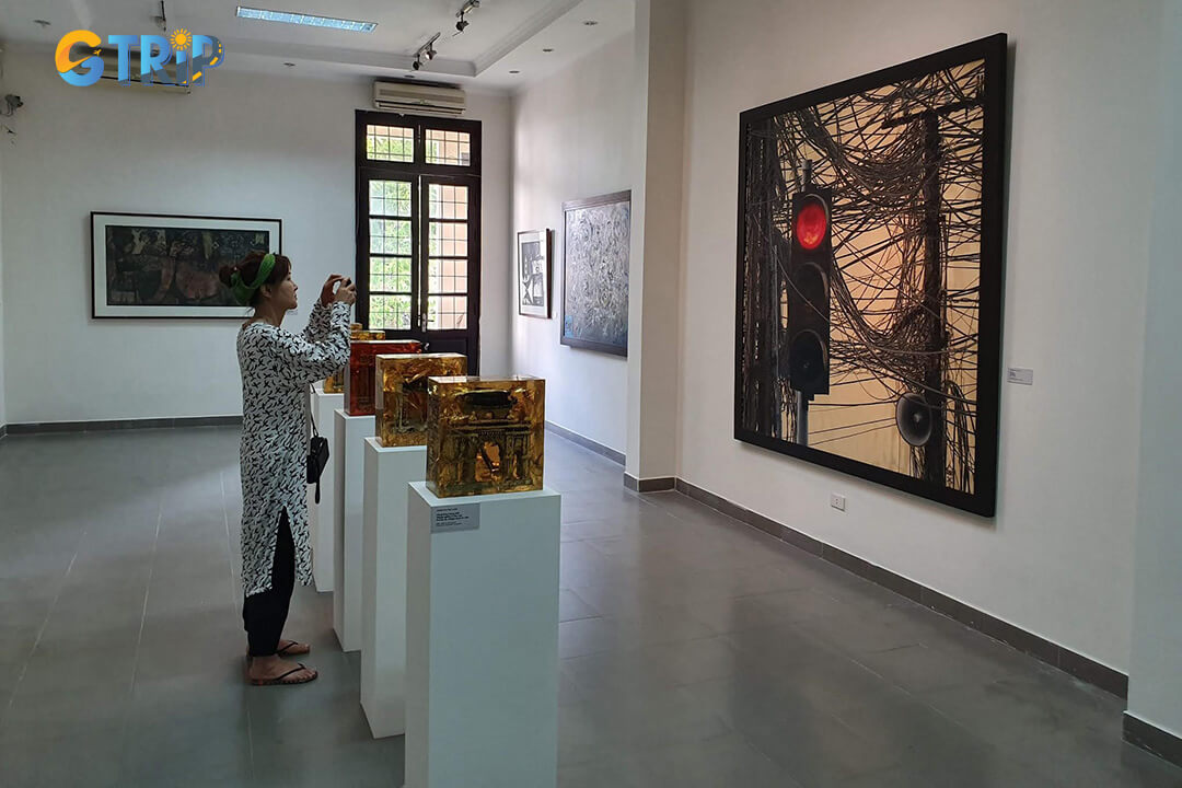 The modern and contemporary art section highlights Vietnam’s artistic evolution from 1925 to today through historical periods