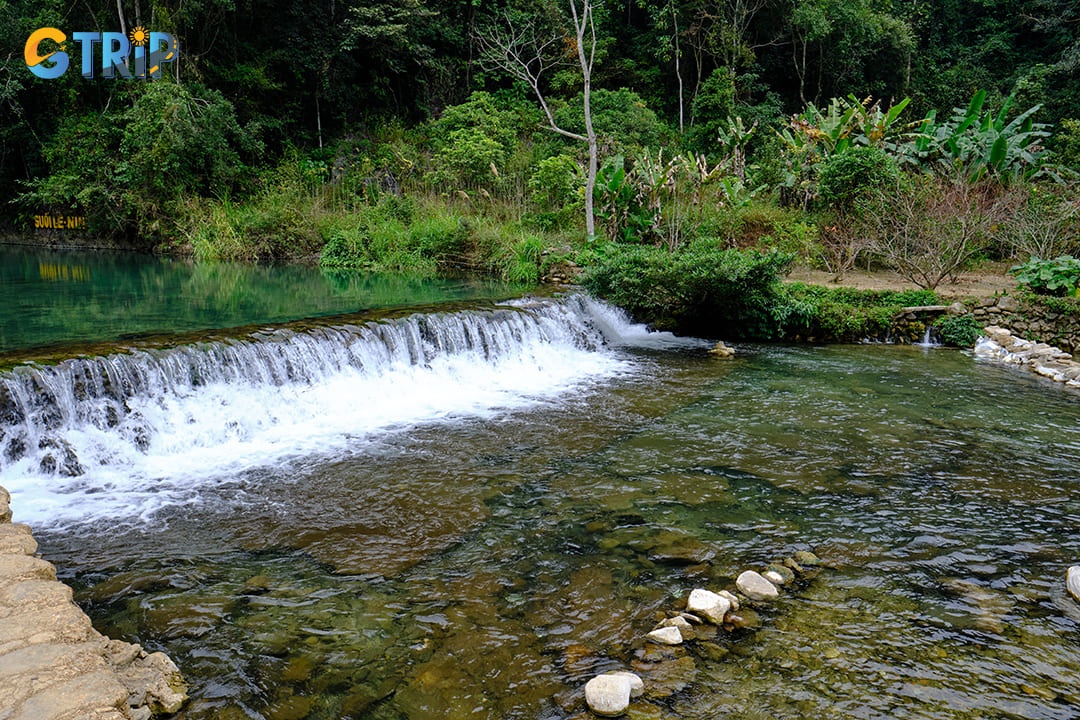 The most common route to Lenin Stream starts from Hanoi, approximately 350 km away