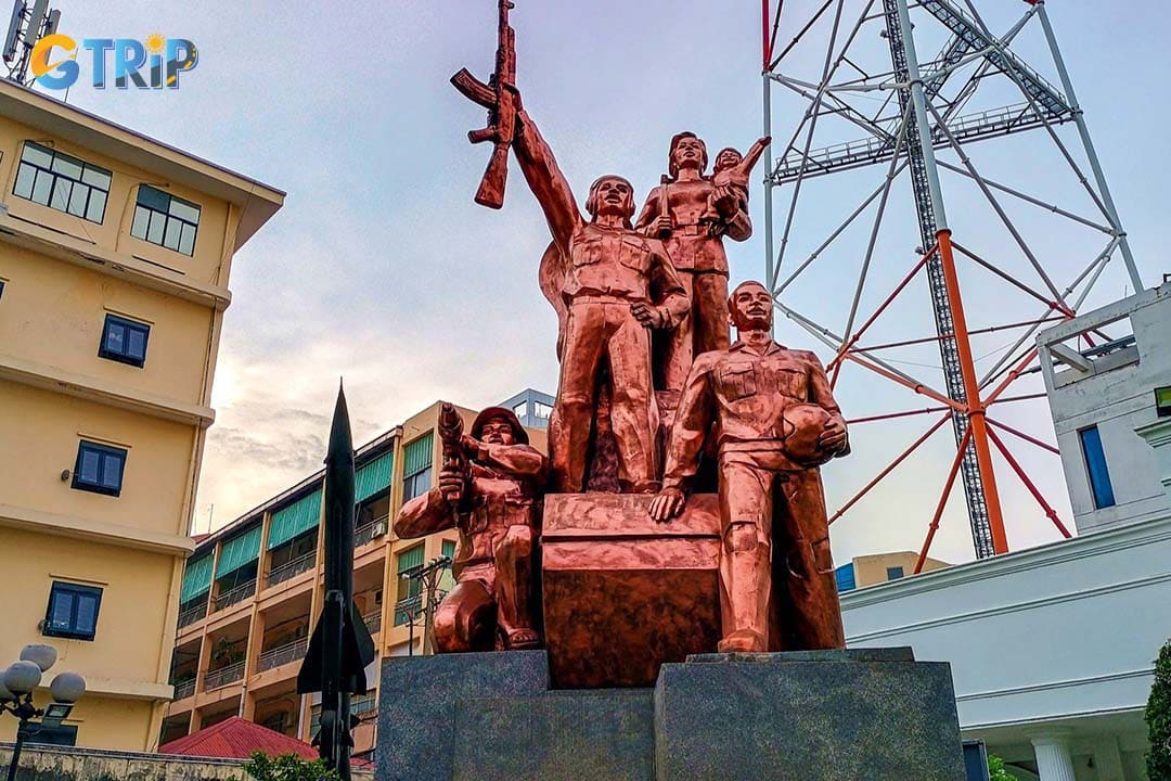 The museum’s location is easily accessible